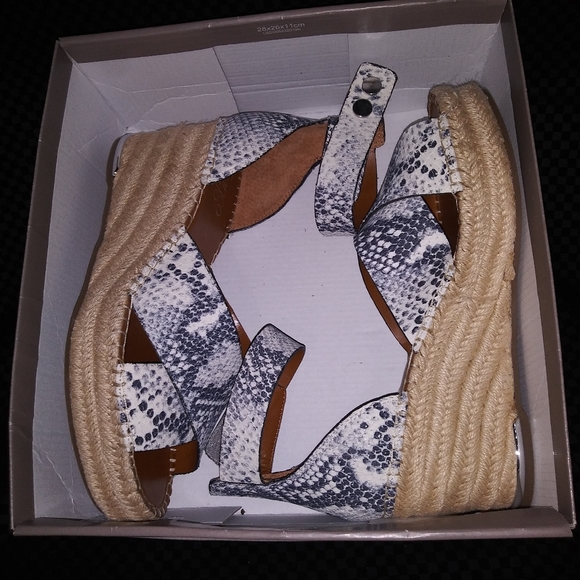 Heel - Picture 3 of 3